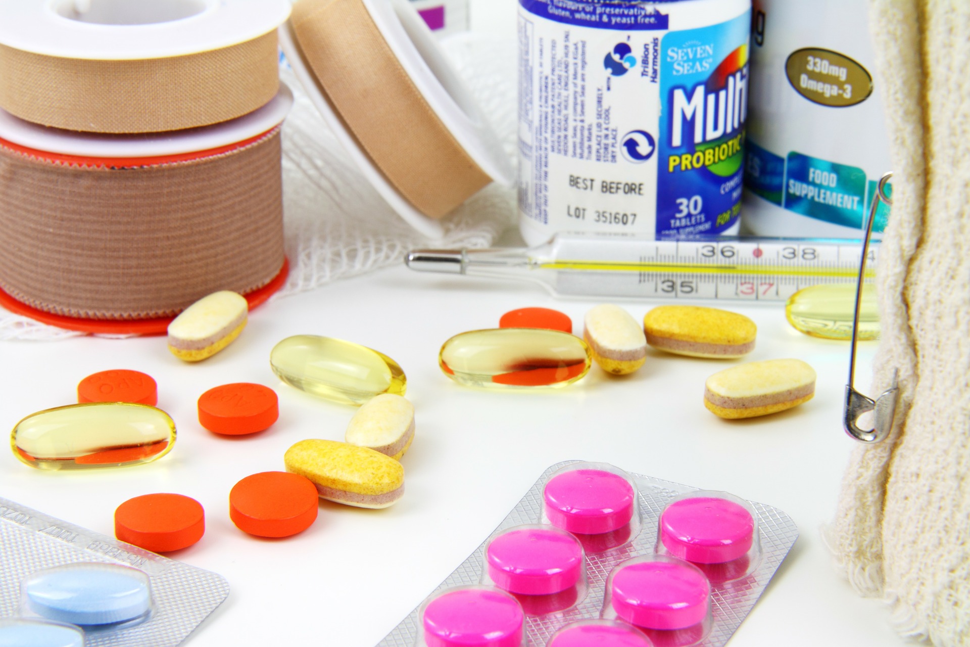 19 Organize Vitamins and Medicines ideas  medicine, medicine organization,  medicine cabinet organization